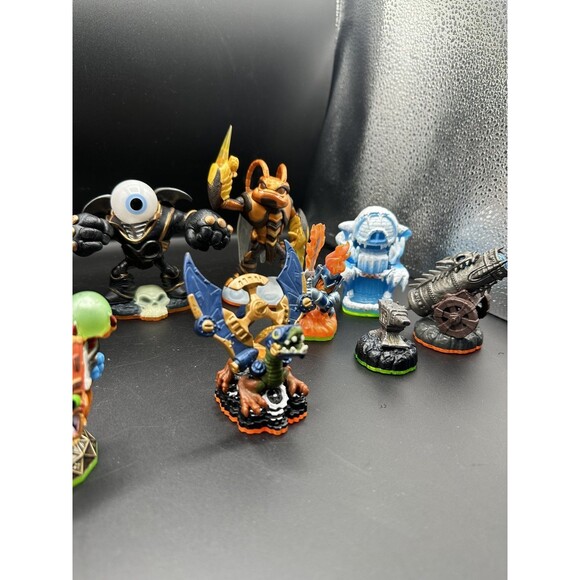 Lot of 12 Skylanders - Picture 4 of 5